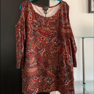2x Multi colored cold shoulder top